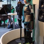 HRP-4C Humanoide - Vocaloid - CEATEC-2009 #3