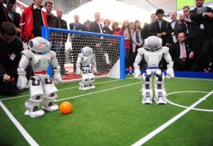 CEBIT 2010 - Robots Nao jouent au Football #1