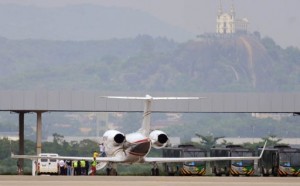 Faucon Robot - Aeroport de Rio Brésil #3