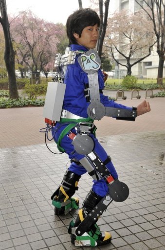 retour vers le futur! Exosquelette-Motoris%C3%A9-Agriculteurs-Power-Assist-Suit-01