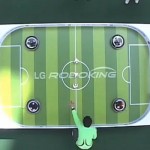 Hom-Bot - RoboKing - Robot Aspirateur de LG joue au FootBall #2